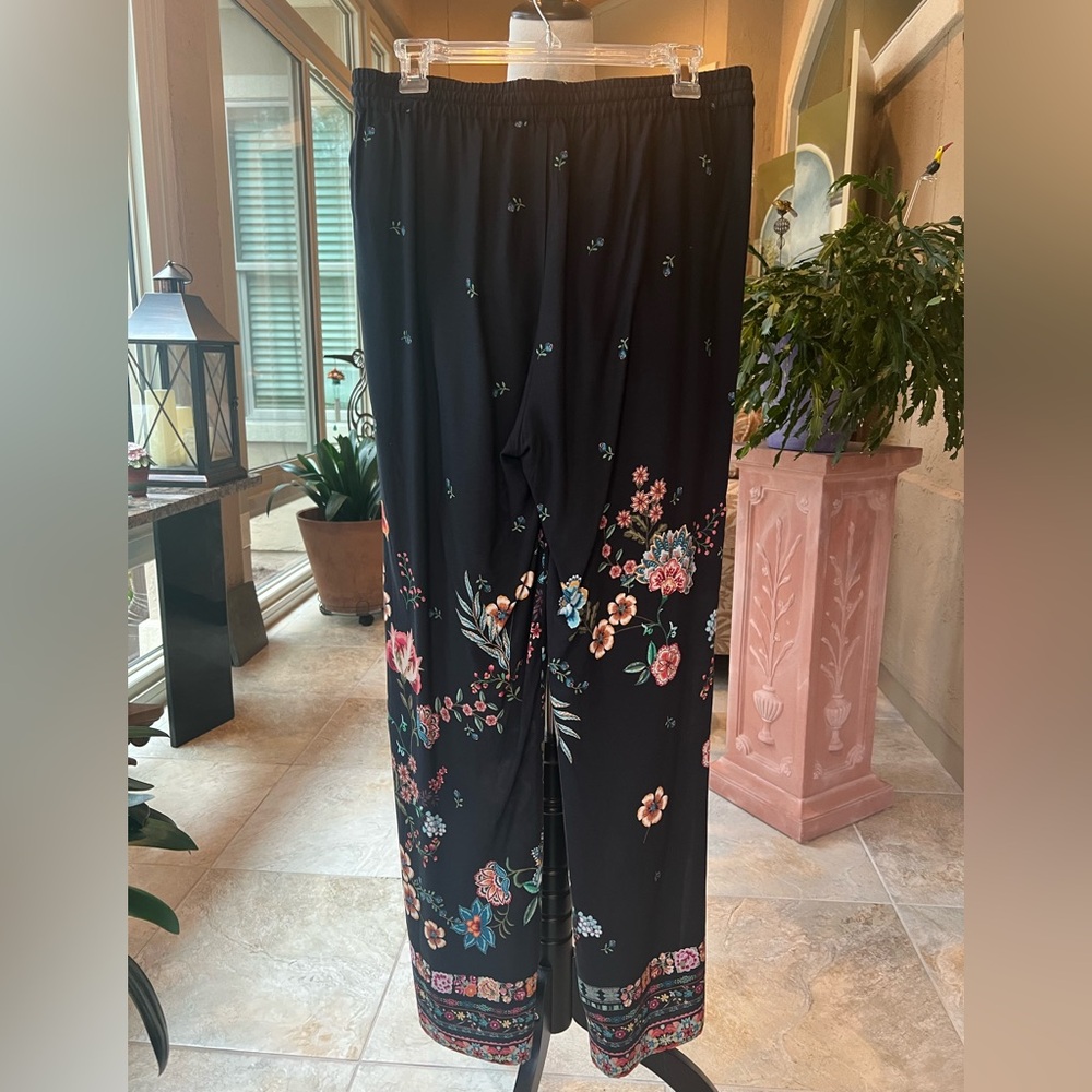 Johnny Was Sz Med Wide Leg Floral Pants- embroidery at the pocket, print floral - Picture 2 of 2